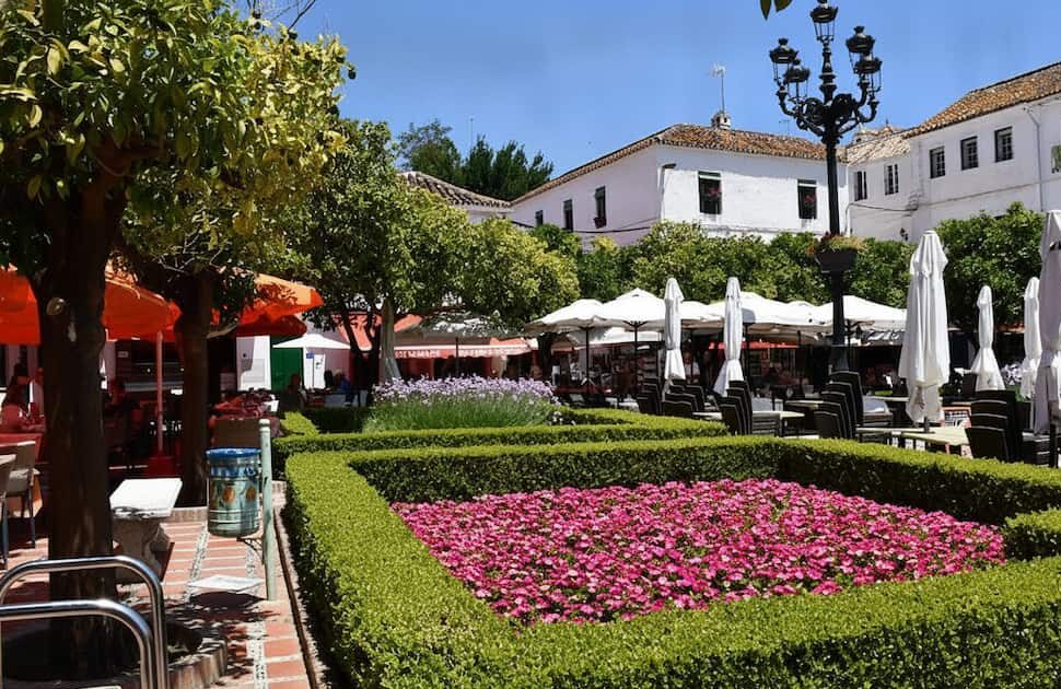 plaza de los naranjos marbella