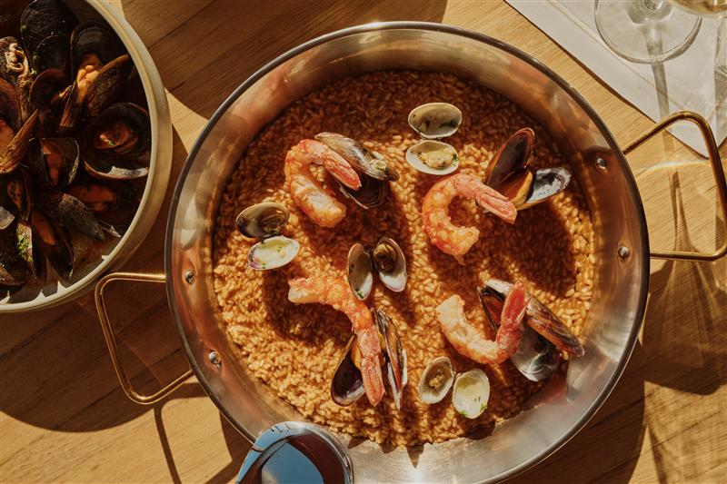 Mejillones y gambas roja a la brasa